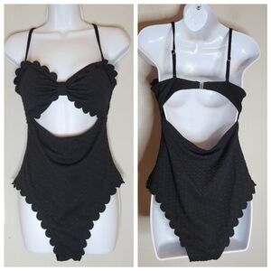NWT Cupshe‎ Black Scalloped One Peice cutout swimsuit. Size large